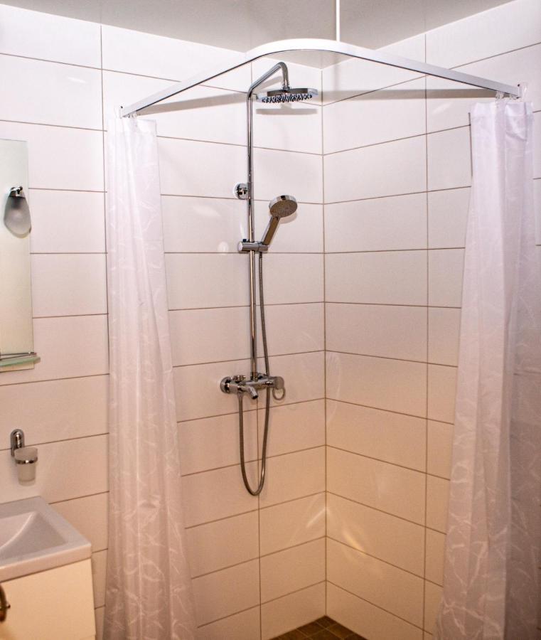 Vila Swe Sar Hotell Curtea de Argeş Exteriör bild