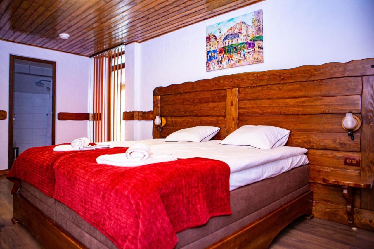 Vila Swe Sar Hotell Curtea de Argeş Exteriör bild