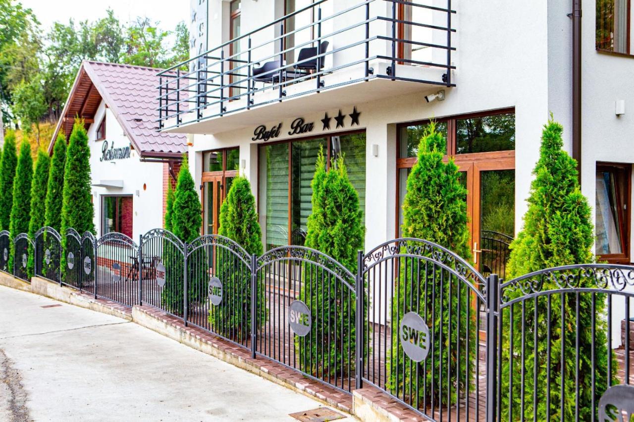 Vila Swe Sar Hotell Curtea de Argeş Exteriör bild